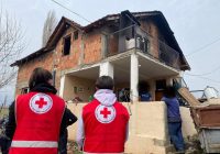 Црвен крст со прва помош за семејството од Режановце