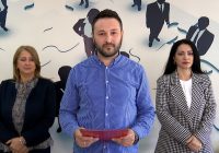 ВИДЕО: Советниците на СДСМ бараат парична помош за првачињата од општина Куманово