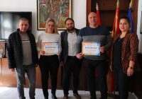 Организаторите на „Бисерчиња“ и на „Вдиши уметност“ на средба во општината
