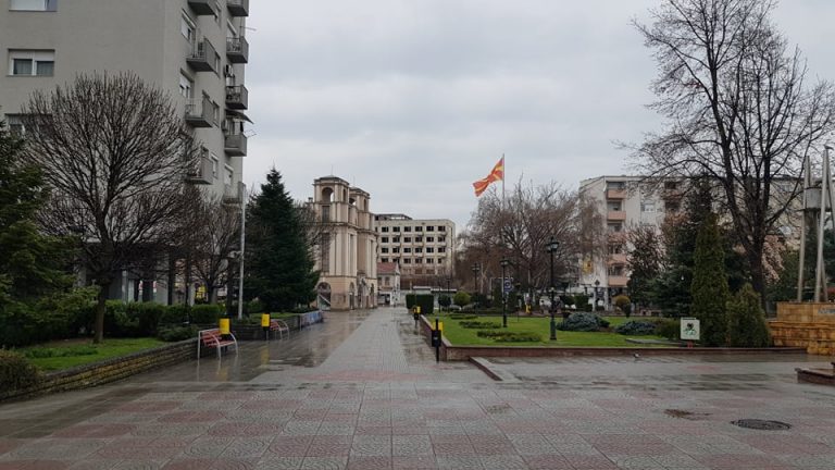 Колку кумановци го почитуваат полицискиот час