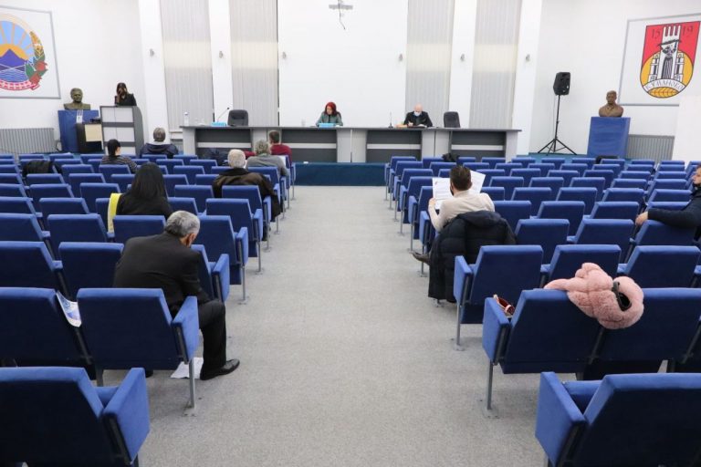 На седницата на градскиот Совет стана збор и за „партиски марадони“