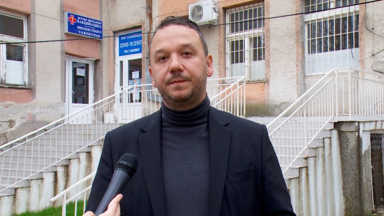 Костовски Успешно се спроведува вакцинирањето на моите сограѓани