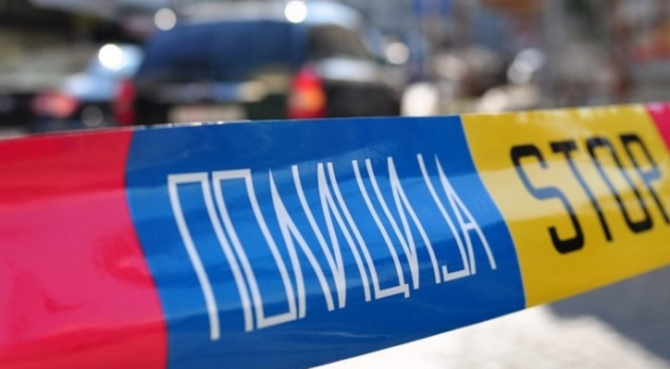 Кумановец со автомобил излетал од патот- Повредени три млади лица