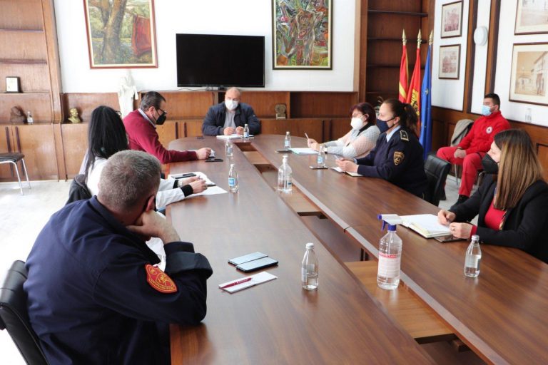 ОШЗС бара итна вакцинација на здравствените работници и пожарникарите