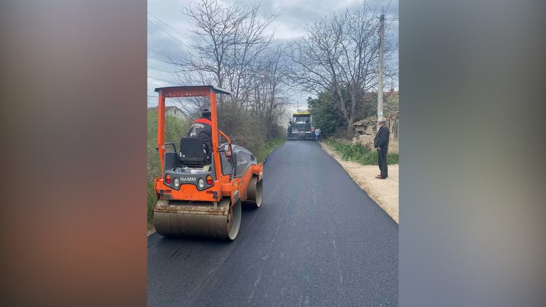 Општината продолжува со асфалтирање на улици и пристапи до тротоари (2)