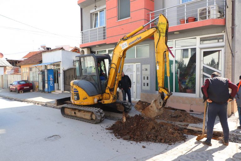 Реконструкција на водоводната мрежа на ул. „Киро Фетак“
