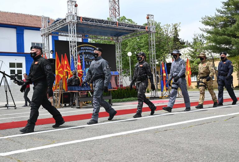 policija