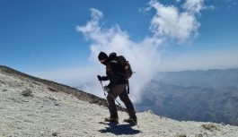ВИДЕО: Бобан Стефановски го искачи најголемиот врв во Иран