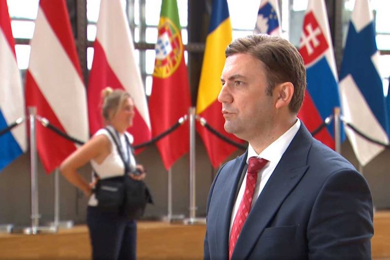 za-luge-se-raboti-no-i-za-politicki-kalkulacii-i-kukavicluk-featured