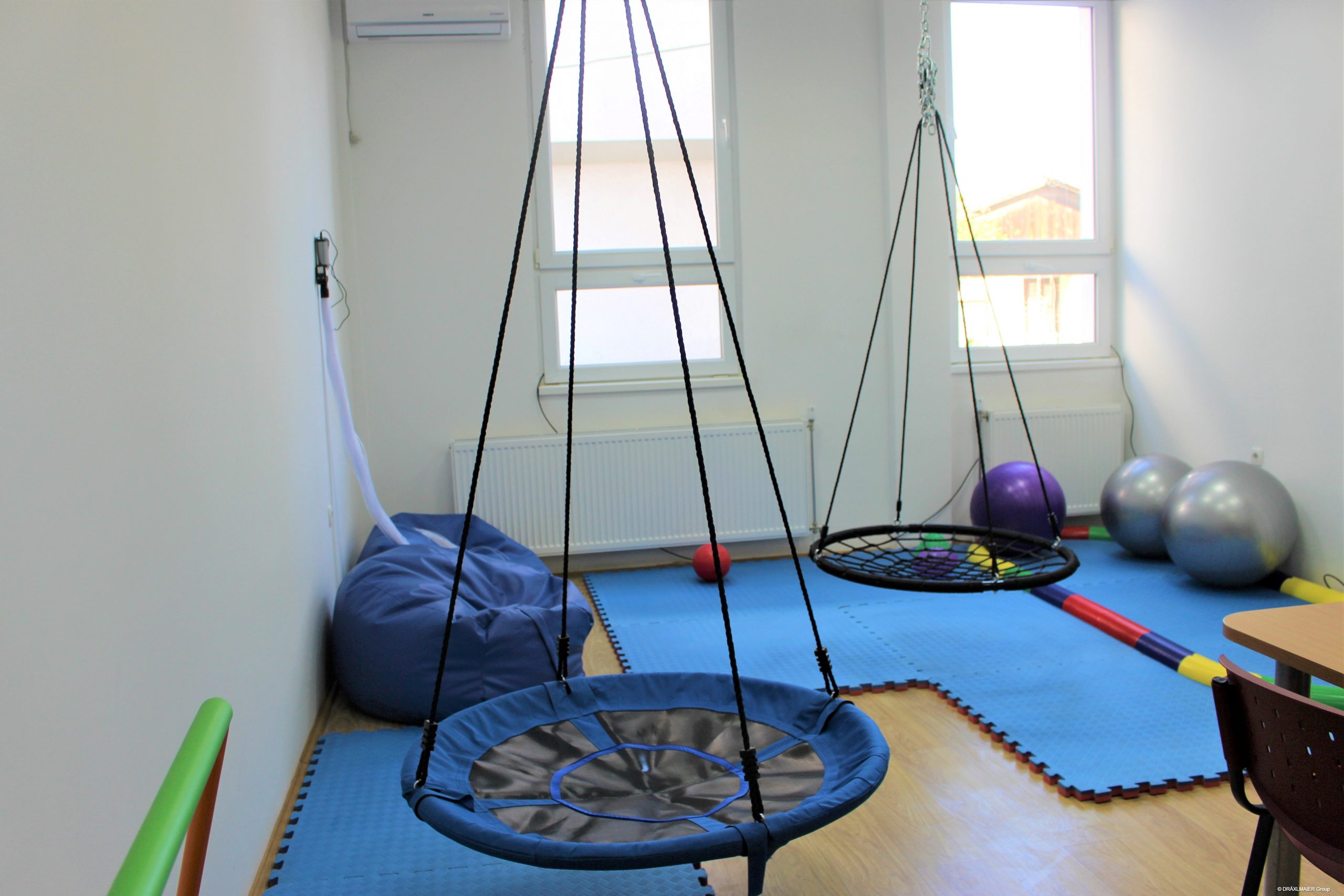 Со поддршка од DRӒXLMAIER ОУ „Браќа Миладиновци“ од Куманово доби нова сензорна соба