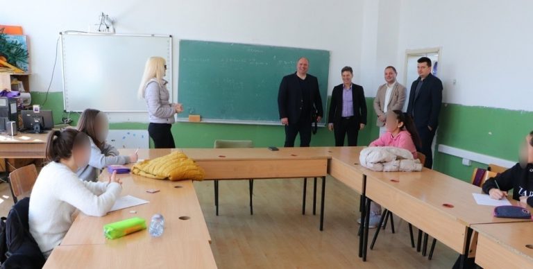 imageedit_5_5708618182