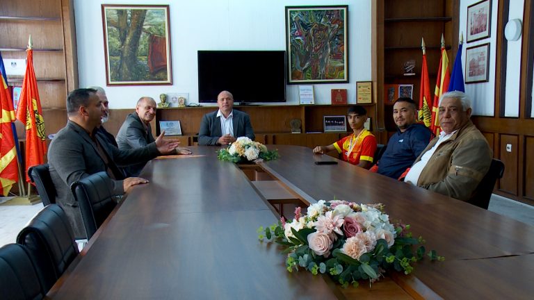 10.Боксерот Бајрам Мамутовски со златен медал во Романија