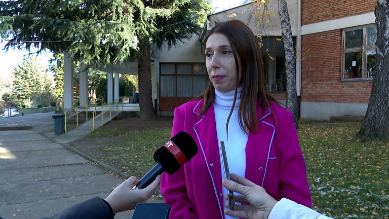 4,Наставници бараат целосно повлекување на Новата концепција за основно образование
