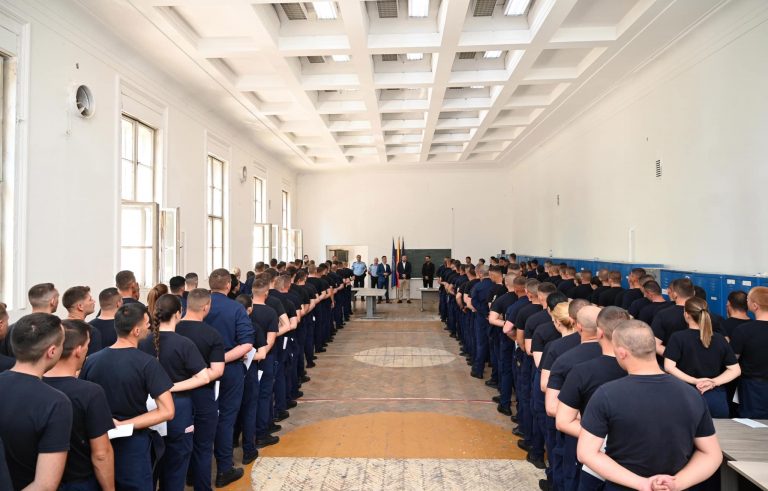policajci