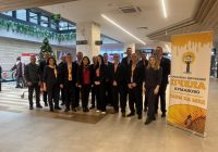 Саем на мед во „Ла плаза мол“